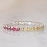 Eternity arcobaleno in oro bianco 18K con zaffiri (1.30ctw ca.)
