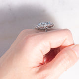 Anello a margherita vintage in oro bianco 8K con acquamarina (5.18ct ca.) e diamanti di taglio brillante e di taglio marquise (2.50ctw ca.), anni ‘70/‘80