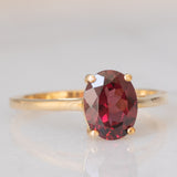 Solitario moderno in oro giallo 10K con granato (1.90ct ca.), anno 2017