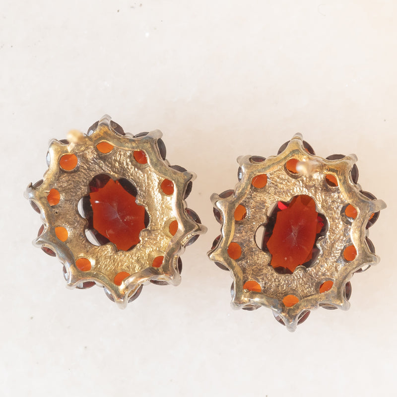 Orecchini a margherita vintage in oro giallo 8K con granati (2.40ctw ca.), anni ‘50/‘60