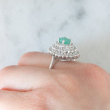 Vintage-Gänseblümchenring aus 14-karätigem Weißgold mit Smaragd (ca. 0.50 ct) und Diamanten (ca. 0.44 ctw), 80er/90er Jahre