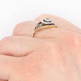 Anello antico in oro giallo 18K e argento con diamanti di taglio rosetta, primi del ‘900