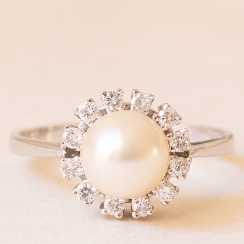 Anello a margherita vintage in oro bianco 14K con perla bianca e