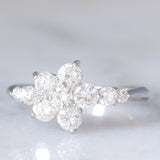 Anello a fiore vintage in platino con diamanti di taglio brillante (1ctw), anni ‘80
