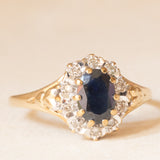 Vintage-Gänseblümchenring aus 9-karätigem Gelb- und Weißgold mit Saphir (ca. 0.90 ct) und Diamanten (ca. 0.10 ctw), 1990