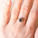 Vintage-Gänseblümchenring aus 9-karätigem Gelb- und Weißgold mit Saphir (ca. 0.90 ct) und Diamanten (ca. 0.10 ctw), 1990