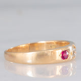 Trilogy gypsy vintage in oro giallo 14K con diamante (0.16ct ca.) e rubini (0.16ctw ca.), anni ‘40/‘50