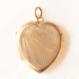 Vintage heart-shaped photo pendant with 9K yellow gold foil on metal