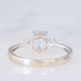 Trilogy vintage in oro bianco 18K con acquamarina (0.60ct ca.) e diamanti, anni ‘80
