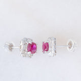 Orecchini a margherita vintage in platino con rubini (1.27ctw) e diamanti (0.50ctw), anni '80