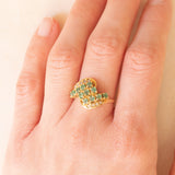 Anello vintage in oro giallo 18K con smeraldi (0.20ctw ca.) e diamanti (0.10ctw ca.), anni ‘70/‘80