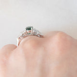 Anello vintage in platino con tsavorite (0.94ct) e due fiori di diamanti (0.78ctw), anni ‘90/anni ‘2000