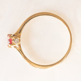 Anello vintage in oro giallo 10K con spinello rosa sintetico (0.30ct ca.) e diamanti
