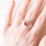 VINTAGE-BANDRING AUS 18K GELBGOLD MIT RUBIN (CA. 1.40 KT.) UND DIAMANTEN IM BRILLANTSCHLIFF (CA. 1 KT.), 70er/80er Jahre