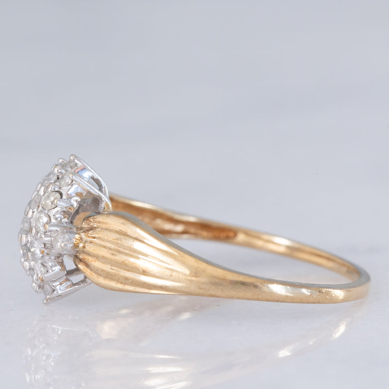 Anello vintage in oro giallo e bianco 9K con diamanti (0.20ctw ca.), anni ‘80