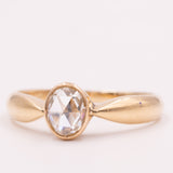Antiker Solitärring aus 14-karätigem Gelbgold mit einem Diamanten im Rosenschliff (ca. 0.50 ct), 10er Jahre