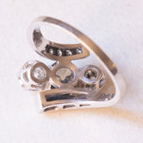 Антикварное кольцо из белого золота 18 карат с бриллиантами (центры старой шахтной огранки, общий вес около 2 карат), 40-е гг.