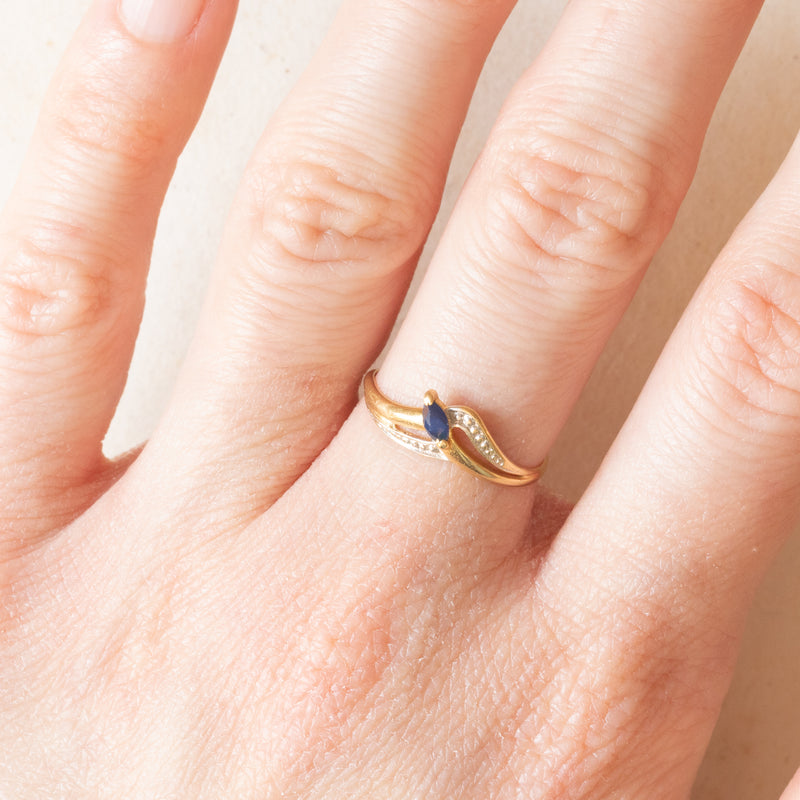 Bague Ancienne Or 18 Carats Jaune Et Blanc Saphir - Taille 57, Style Marguerite, France