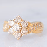 Anello a fiore in oro giallo 18K con diamanti champagne e bianchi (1.50ctw), anni ‘70/‘80