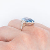 Anello da cocktail Art Déco in oro giallo 14K e argento con spinello azzurro (7.50ct ca.), anni ‘30