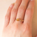 Anello vintage in oro giallo 9K con quarzo citrino (0.40ct ca.) e diamanti, anni ‘80