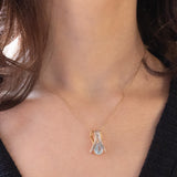 Vintage-Anhänger aus 14-karätigem Gelb- und Weißgold mit blauem Topas (ca. 1.75 Karat) und Diamanten (ca. 0.18 Karat), 60er Jahre