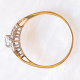 Anello vintage in oro giallo 9K con topazio azzurro (0.40ct ca.) e diamanti (0.07ctw ca.)