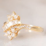 Anello vintage in oro giallo 14K con diamanti di taglio brillante e di taglio baguette (0.75ctw ca.), anni ‘70/‘80