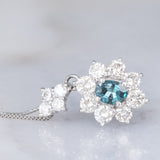 Smeraldo di giorno, Rubino di notte - Collana vintage in platino con alessandrite e diamanti