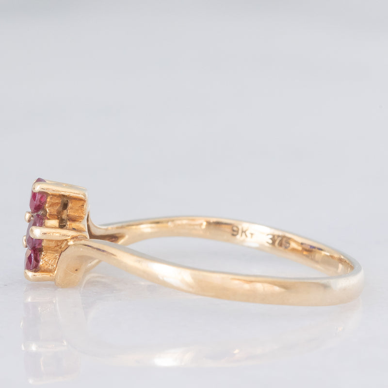 Anello vintage in oro giallo 9K con rubini (0.12ctw ca.) e diamante (0.02ct ca.), anno 1981