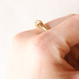Veretta vintage in oro giallo 9K con opali (0.60ctw ca.), anni ‘70