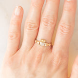 Anello Claddagh vintage in oro giallo e bianco 9K con diamante