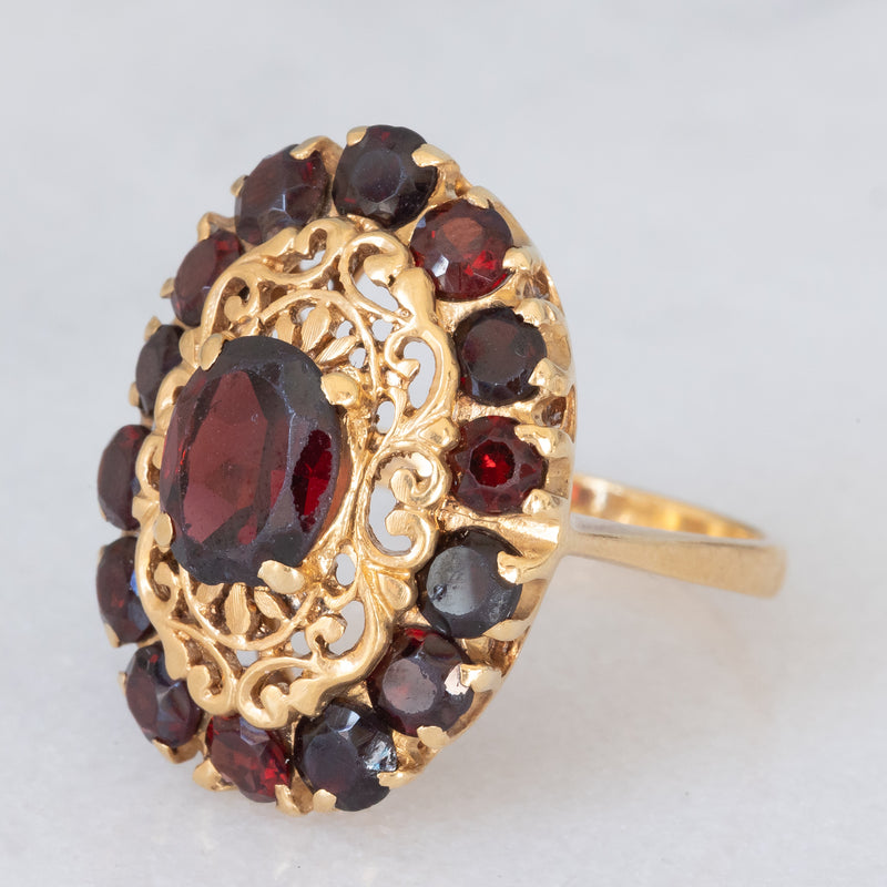 Anello vintage in oro giallo 18K con granati (3.50ctw ca.), anni ‘50/‘60