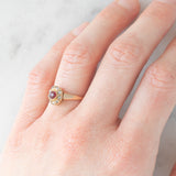 Bague ancienne en or jaune 18 carats en forme de marguerite, ornée de pâte de verre rose et de diamants taille rose, début des années 900