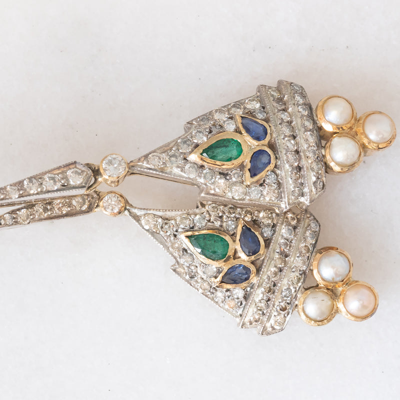 Orecchini Art Déco in oro giallo e bianco 14K con smeraldo, zaffiri, diamanti (0.45ctw ca.) e perle bianche, anni ‘30
