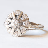 Vintage 18K white gold daisy ring with diamonds (0.18ctw approx.), 70s