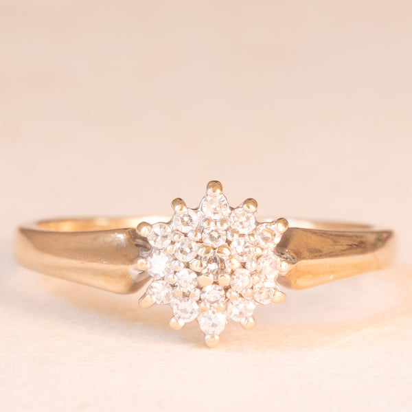 Anello a fiore vintage in oro giallo e bianco 9K con diamanti (0.12ctw ca.), anni ‘80