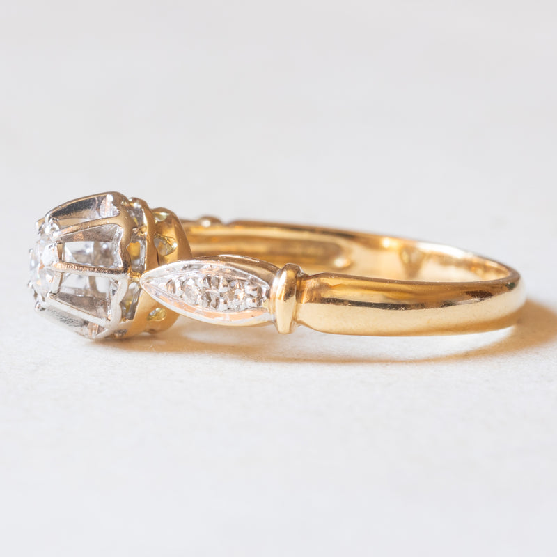 Anello antico francese in oro giallo e bianco 18K con diamanti (centrale di taglio brillante e di 0.28ct ca.), anni ‘30/‘40