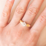 Vintage-Blumenring aus 14-karätigem Gelb- und Weißgold mit Diamanten (ca. 0.35 ctw), 60er Jahre