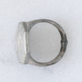 Anello medievale in argento con incisioni di una colomba, XI/XIV secolo d.C.