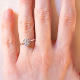 Retro-Solitär aus 18 Karat Weißgold mit Diamant im Brillantschliff (ca. 0.35 ct), 40er Jahre