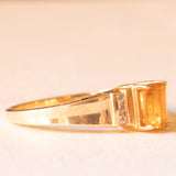 Bague vintage en or jaune 10 carats avec quartz citrine (environ 0.45 ct) et diamants taille brillant (environ 0.06 ct au total), années 70