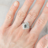 Anello ballerina vintage in platino con alessandrite naturale (1.10ct) e diamanti di taglio brillante e tapered (0.81ctw), anni ‘90