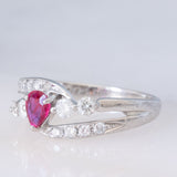 Anello vintage in platino con rubino (0.37ct) e diamanti (0.43ctw), anni ‘90/anni ‘2000