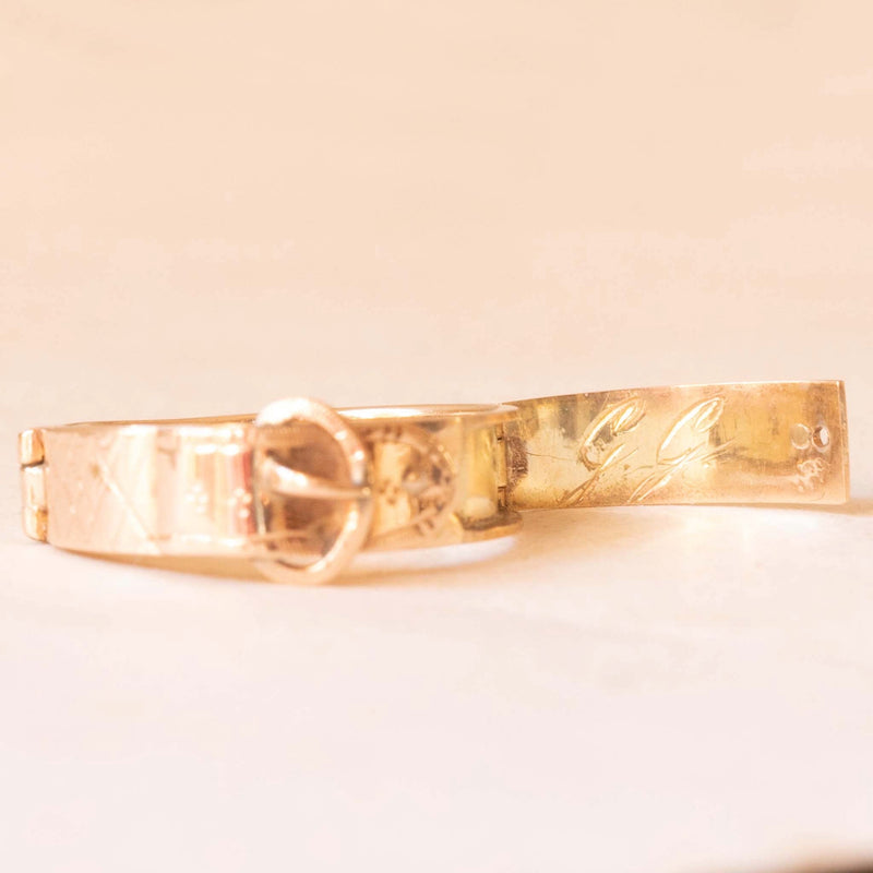 Raro anello antico a forma di cintura in oro giallo 14K e con doppio scompartimento segreto, fine ‘800/primi del ‘900