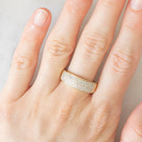 Anello a fascia vintage in oro giallo 14K con pavé di diamanti (0.50ctw ca.), anni ‘70