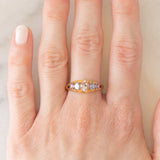 Anello in oro giallo 9K con morganite (0.36ct), tanzaniti (0.34ctw) e zaffiri viola sintetici (0.28ctw)