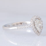 Anello a margherita a goccia in platino con diamanti (0.61ctw), anni ‘2000