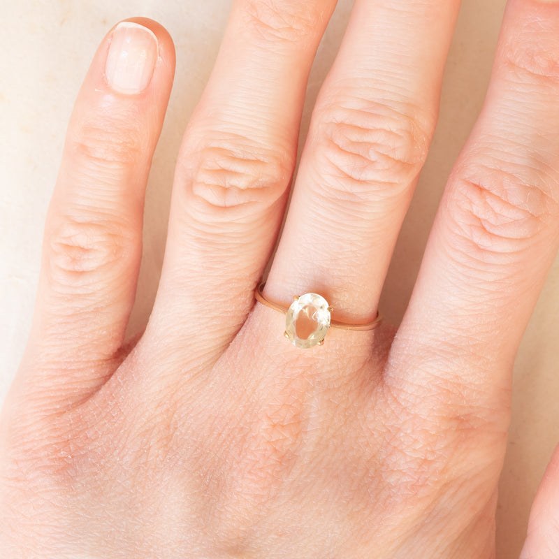 Solitario vintage in oro giallo 9K con quarzo citrino (1ct ca.), anno 1981