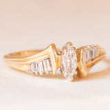 Vintage-Ring aus 14-karätigem Gelb- und Weißgold mit zentralem Diamanten im Marquise-Schliff (ca. 0.25 ct) und seitlichen Diamanten im konischen Schliff, 70er/80er Jahre